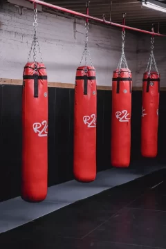 4 sacos de boxeo tipo plátano de color rojo
