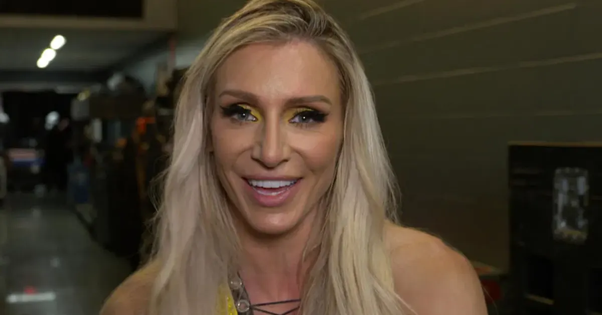 Los atuendos más llamativos de Charlotte Flair y sus historias ocultas