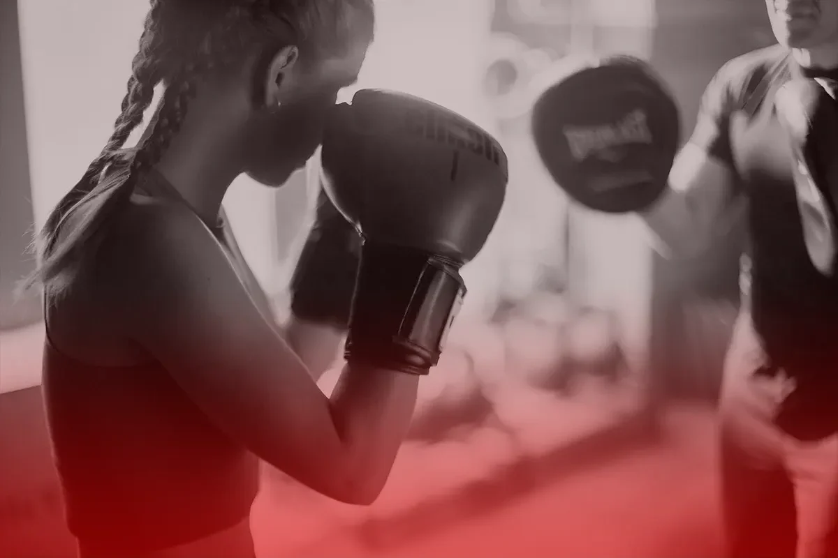 Abdomen sensible tras entrenamientos intensos de boxeo