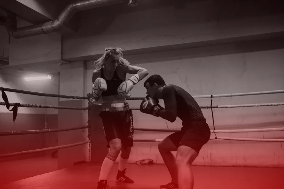 Dolor en el bajo vientre tras uppercut al cuerpo