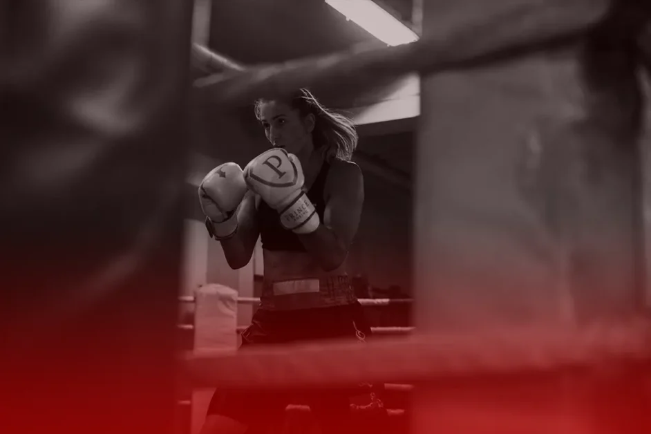Entrenamiento cruzado para proteger los bíceps en boxeo