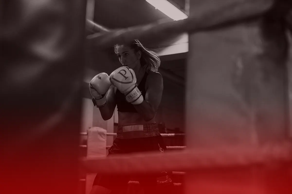 Entrenamiento cruzado para proteger los bíceps en boxeo